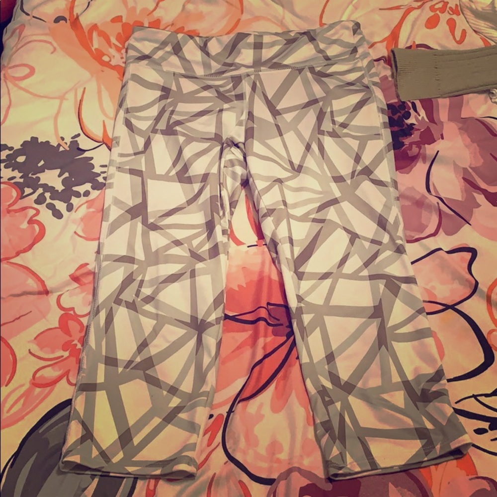 Capri workout pants. Kids or petite